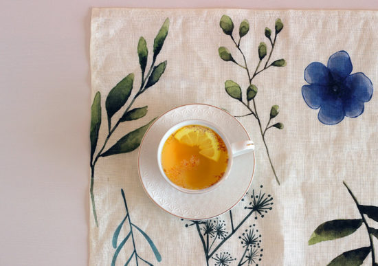 Floral linen placemat Floral linen placemat