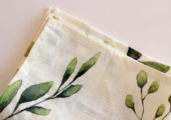 Floral linen placemat Floral linen placemat