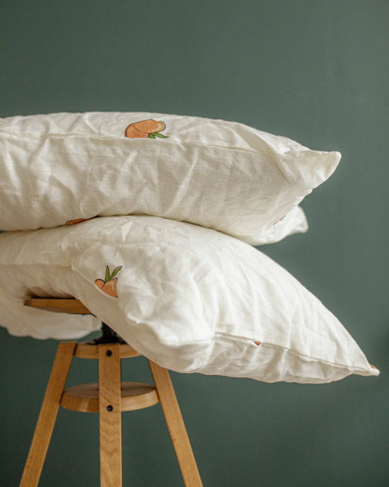 Peaches linen pillowcase Peaches linen pillowcase